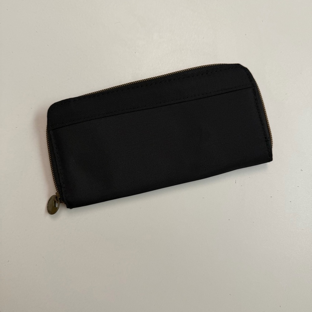 Travelon Wallet Zippered Closure Zip Pocket Credit Card Travel Black Purple